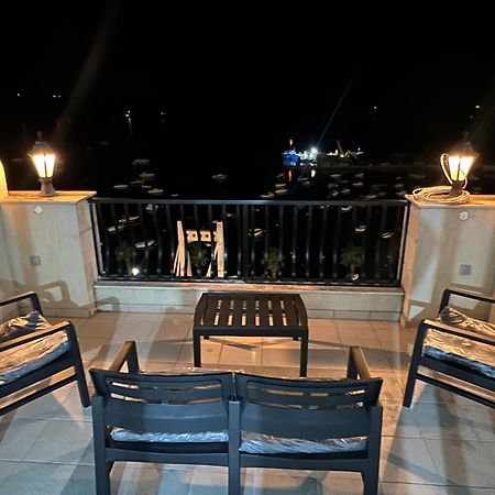 Апартаменты Sea View Penthouse Сент-Полс-Бей Экстерьер фото