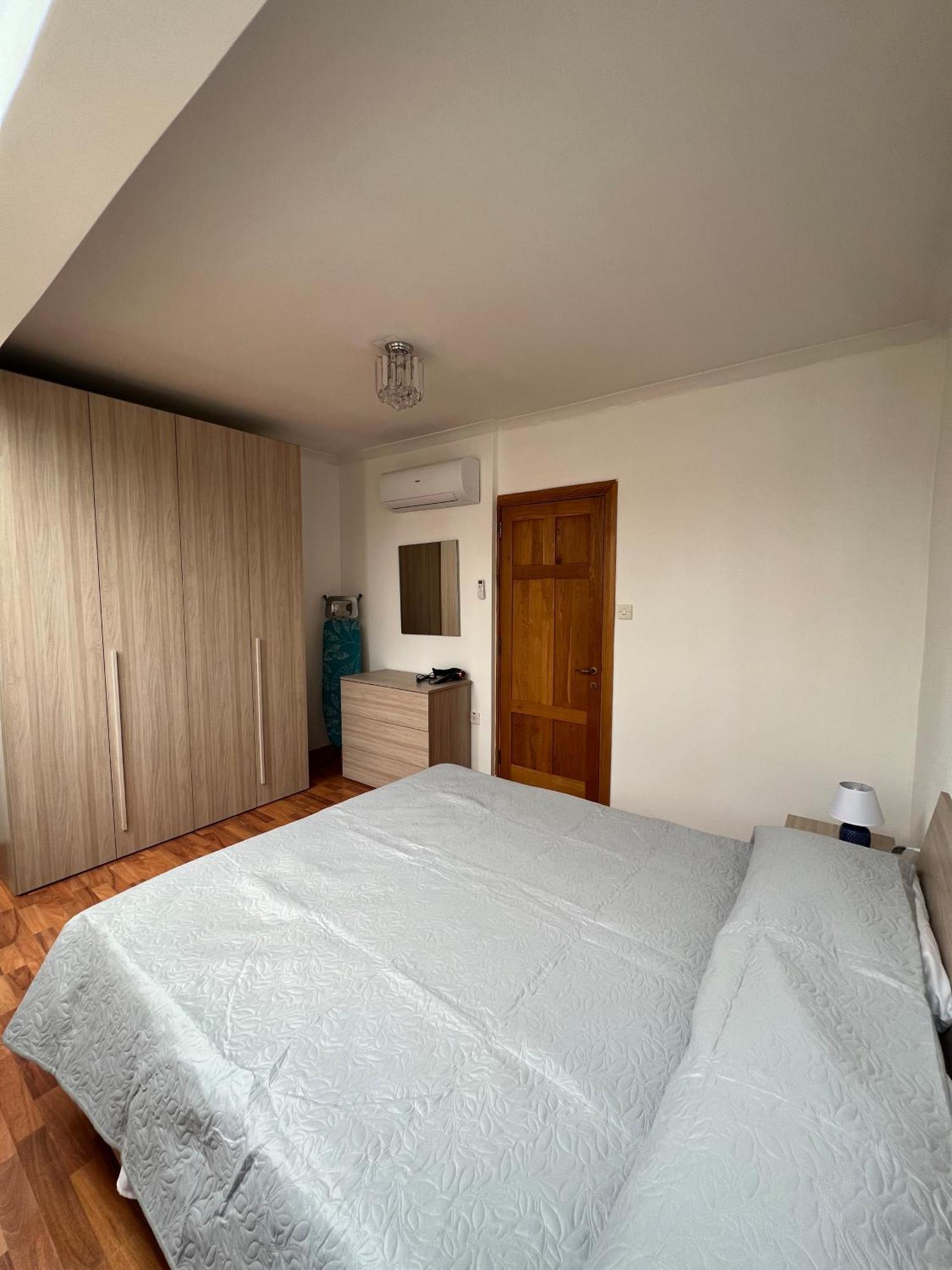 Апартаменты Sea View Penthouse Сент-Полс-Бей Экстерьер фото